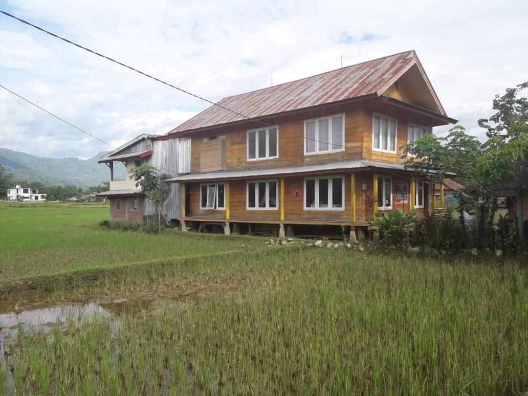 Purabarang Homestay Rantepao Exterior foto